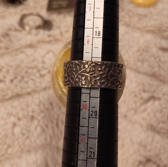 Vintage Bundle Of Rings (19 Rings) - Picture 8 of 14